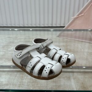 Girls sandals; BRAND;See Kai RunCOLOR; white SIZE:12